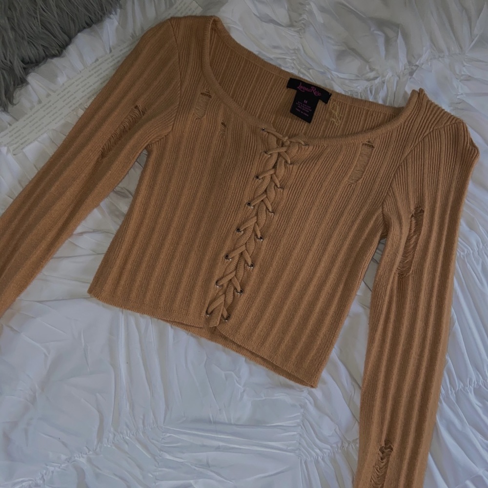 Lace up tan cropped top 🤍